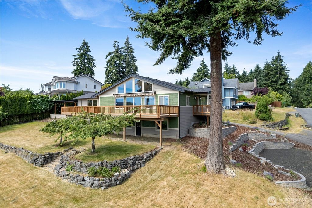 1268 Pilchuck Dr FI, Fox Island, WA 98333