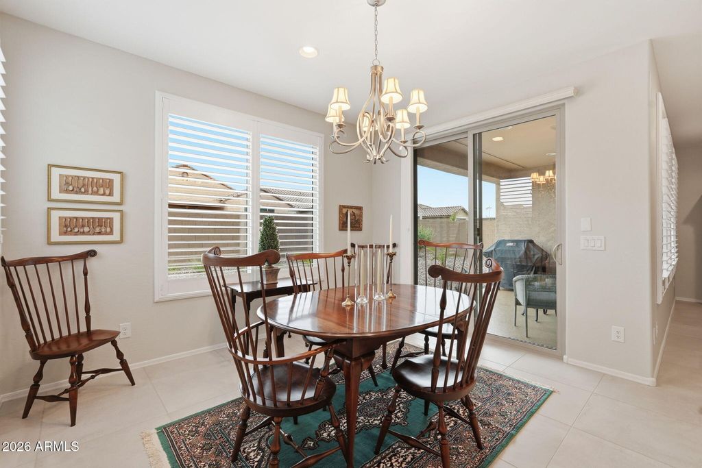 Image 10 of property listing at 7674 W CACTUS WREN Way, Florence, AZ 85132