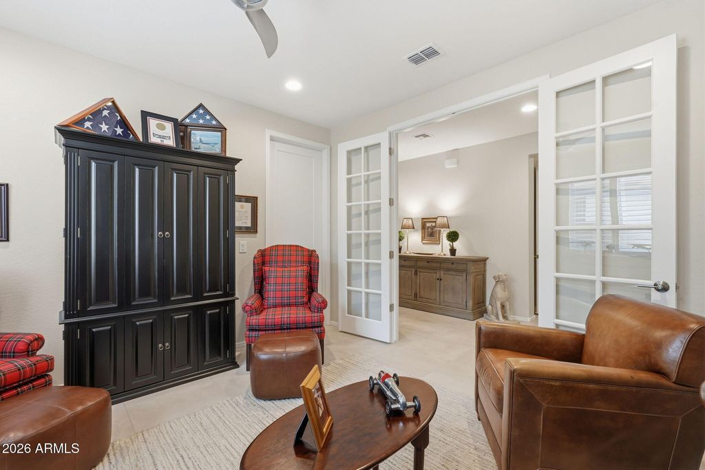 Image 13 of property listing at 7674 W CACTUS WREN Way, Florence, AZ 85132