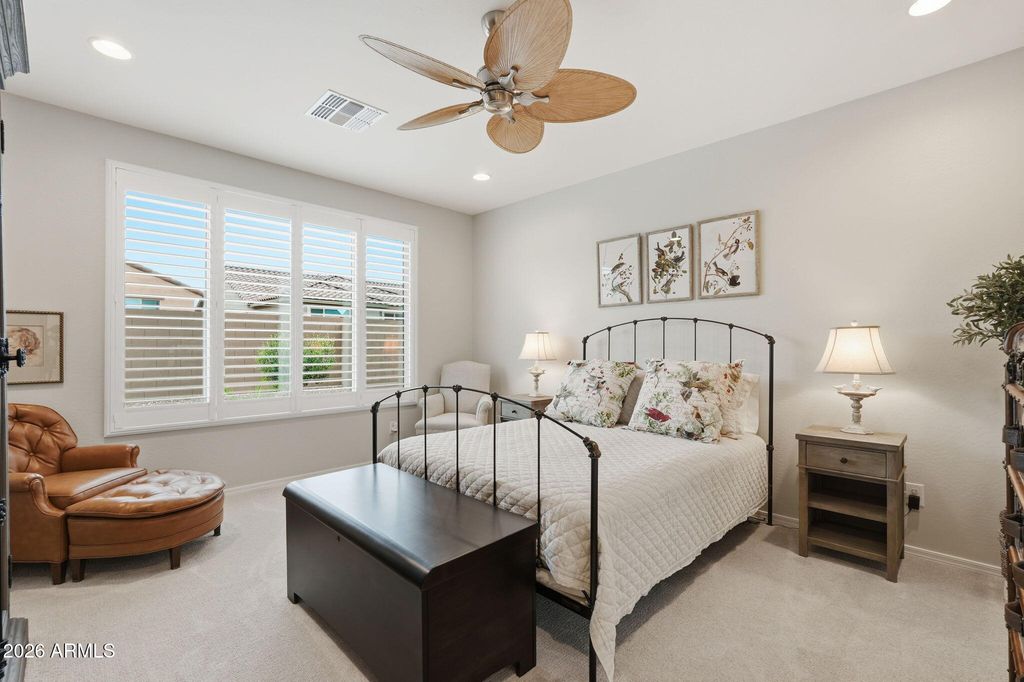 Image 14 of property listing at 7674 W CACTUS WREN Way, Florence, AZ 85132