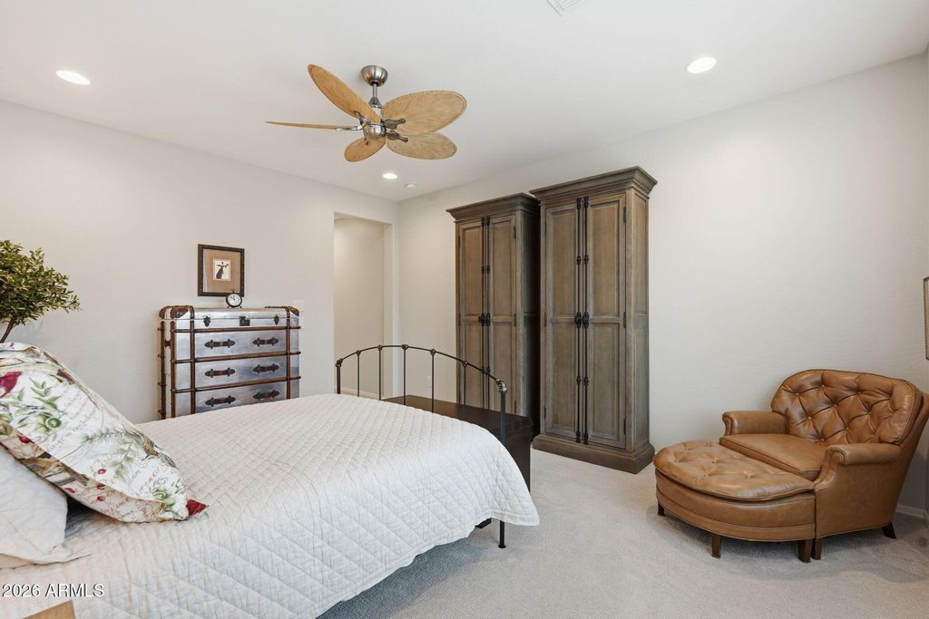 Image 15 of property listing at 7674 W CACTUS WREN Way, Florence, AZ 85132