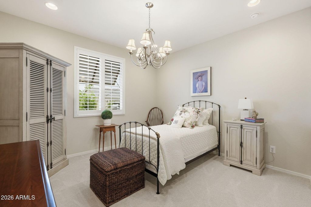 Image 19 of property listing at 7674 W CACTUS WREN Way, Florence, AZ 85132