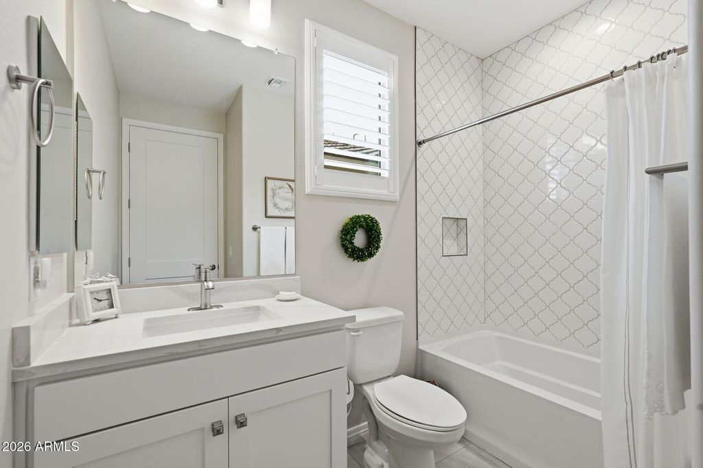 Image 21 of property listing at 7674 W CACTUS WREN Way, Florence, AZ 85132