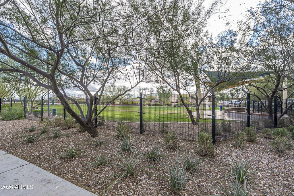 Image 40 of property listing at 7674 W CACTUS WREN Way, Florence, AZ 85132