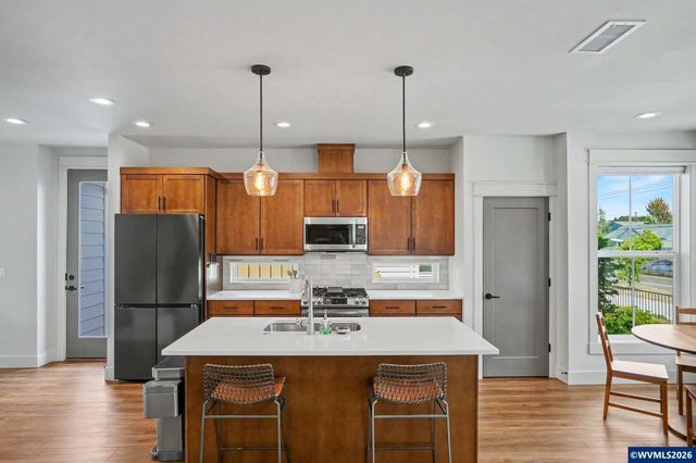 1882 SW 53rd St, Corvallis, OR 97333