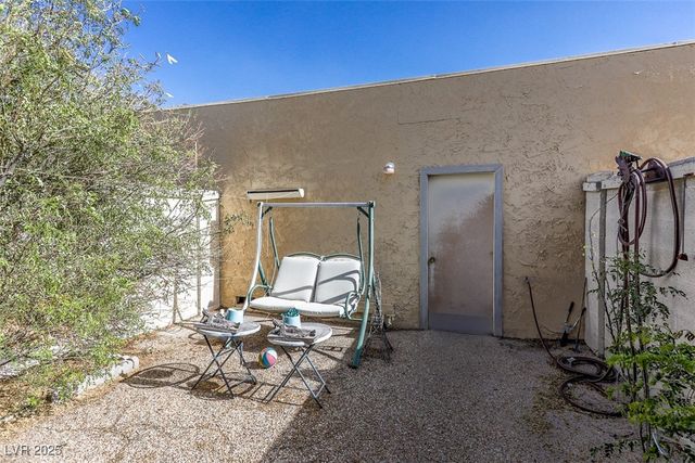 431 Las Casitas Way, Las Vegas, NV 89121