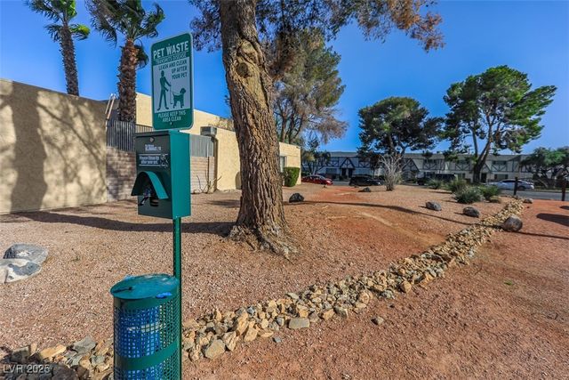 431 Las Casitas Way, Las Vegas, NV 89121