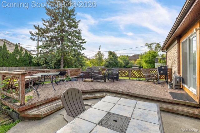 200 Rosemary Street, Dearborn Heights, MI 48127