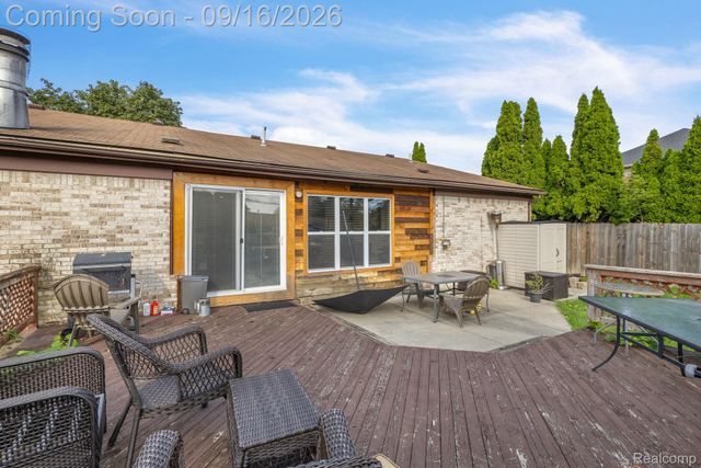 200 Rosemary Street, Dearborn Heights, MI 48127