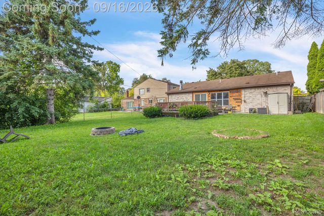 200 Rosemary Street, Dearborn Heights, MI 48127