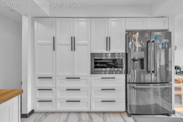 200 Rosemary Street, Dearborn Heights, MI 48127