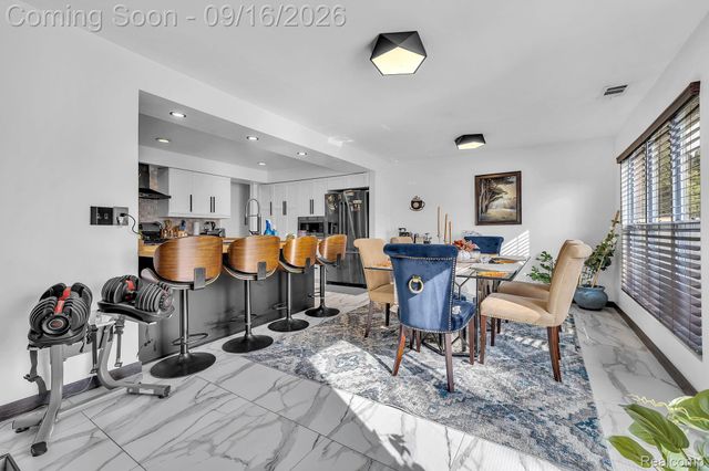 200 Rosemary Street, Dearborn Heights, MI 48127