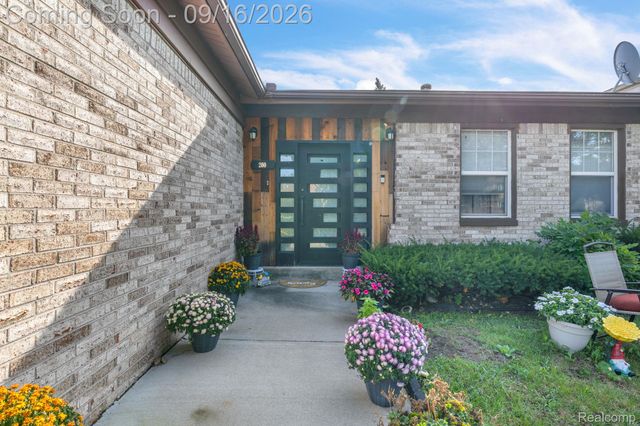 200 Rosemary Street, Dearborn Heights, MI 48127
