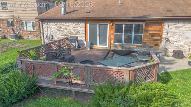 200 Rosemary Street, Dearborn Heights, MI 48127