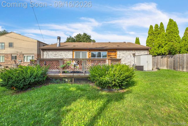 200 Rosemary Street, Dearborn Heights, MI 48127