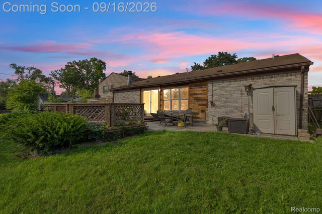 200 Rosemary Street, Dearborn Heights, MI 48127