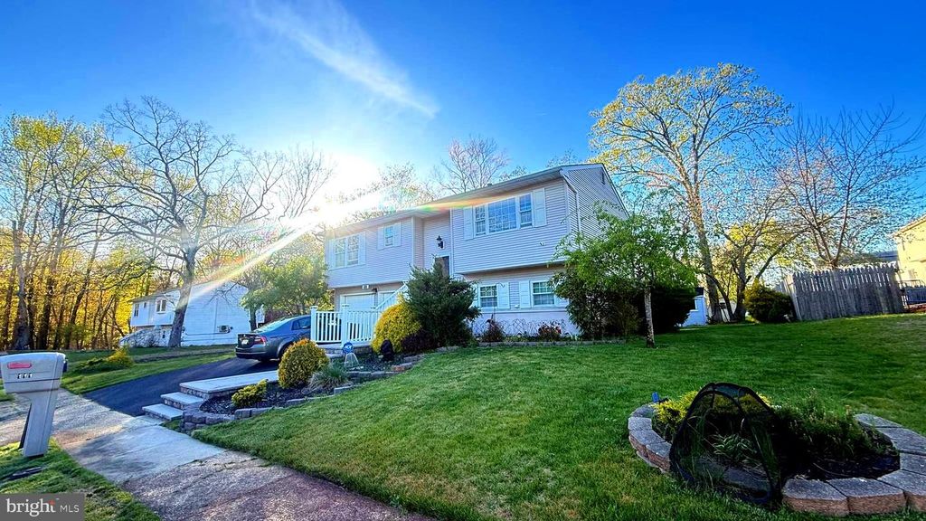 111 SPRAY BLVD, Neptune, NJ 07753