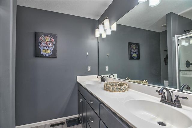 20022 W 220th Terrace, Spring Hill, KS 66083