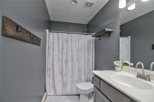 20022 W 220th Terrace, Spring Hill, KS 66083