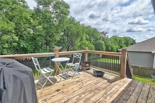 20022 W 220th Terrace, Spring Hill, KS 66083