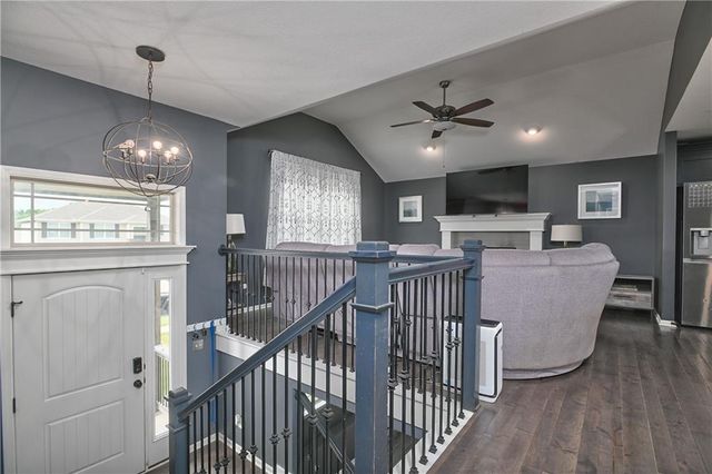 20022 W 220th Terrace, Spring Hill, KS 66083