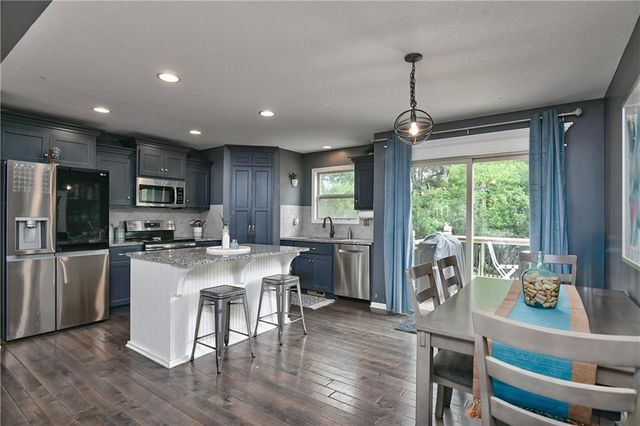 20022 W 220th Terrace, Spring Hill, KS 66083