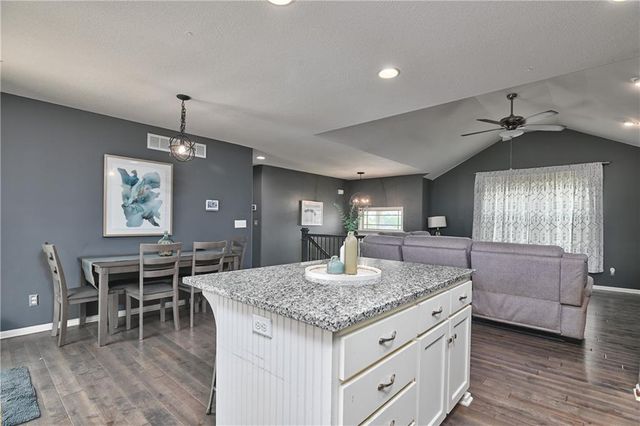 20022 W 220th Terrace, Spring Hill, KS 66083