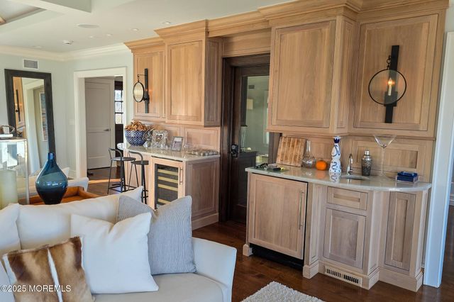 292 Dutchmans Point Road, Mantoloking, NJ 08738