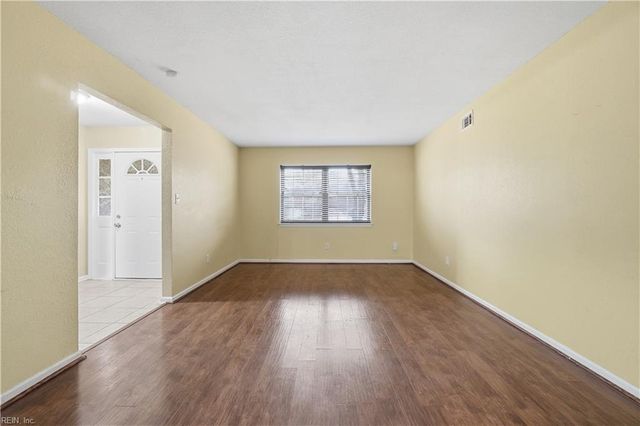 4628 Helensburgh DR, Chesapeake, VA 23321