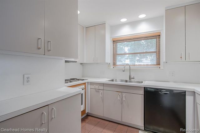 3356 Harding Street, Dearborn, MI 48124