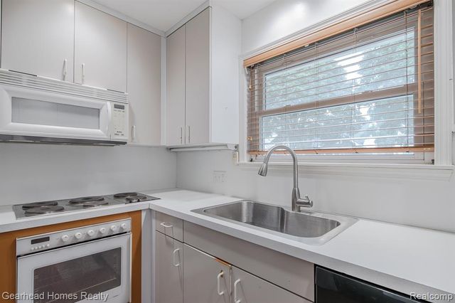 3356 Harding Street, Dearborn, MI 48124