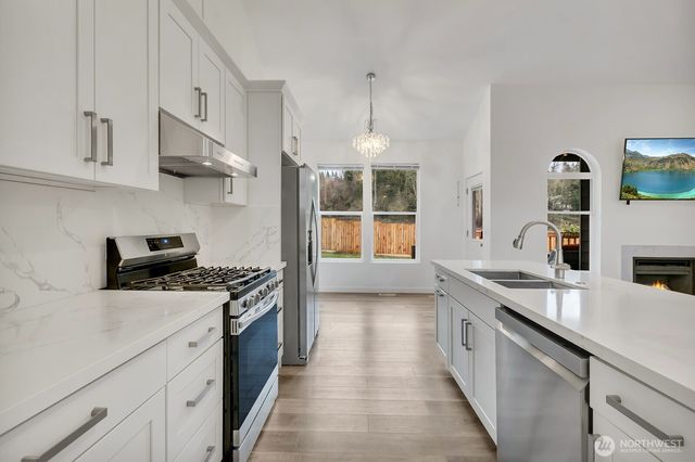 21317 Locust Way, Lynnwood, WA 98036