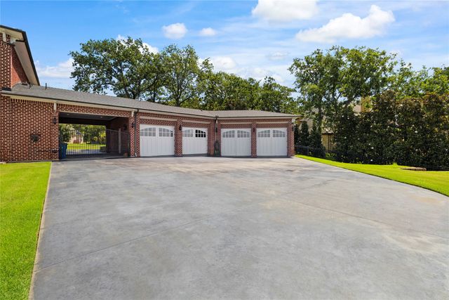 222 Eagles Bluff Boulevard, Bullard, TX 75757