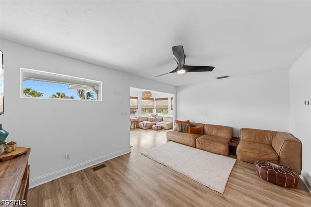 9248 Kincaid CT, Sanibel, FL 33957