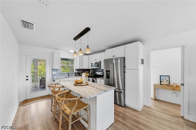 9248 Kincaid CT, Sanibel, FL 33957