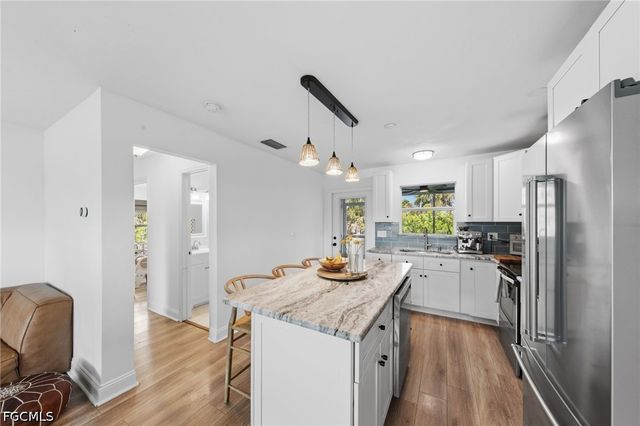 9248 Kincaid CT, Sanibel, FL 33957