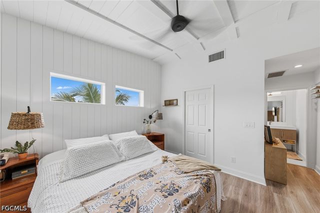 9248 Kincaid CT, Sanibel, FL 33957