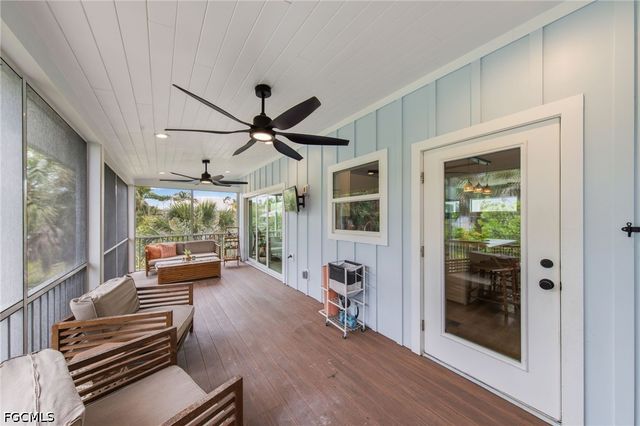 9248 Kincaid CT, Sanibel, FL 33957