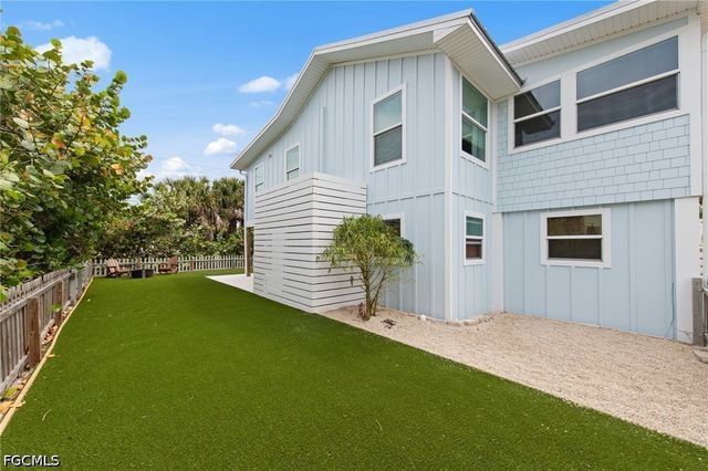 9248 Kincaid CT, Sanibel, FL 33957