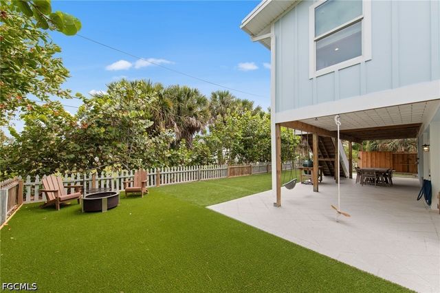 9248 Kincaid CT, Sanibel, FL 33957