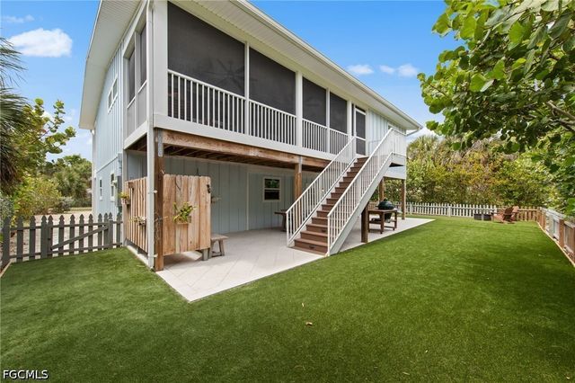 9248 Kincaid CT, Sanibel, FL 33957