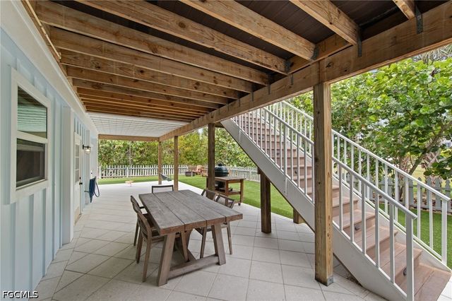 9248 Kincaid CT, Sanibel, FL 33957