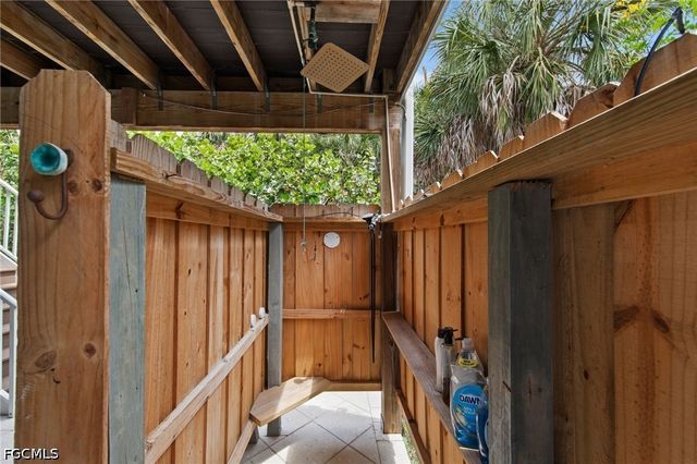 9248 Kincaid CT, Sanibel, FL 33957