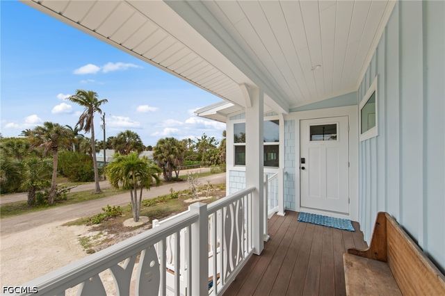 9248 Kincaid CT, Sanibel, FL 33957