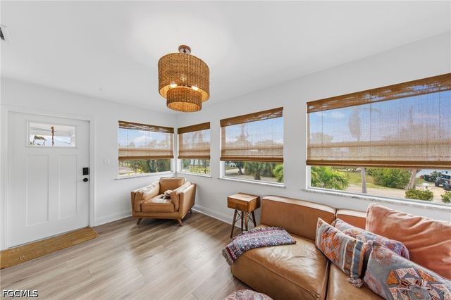 9248 Kincaid CT, Sanibel, FL 33957