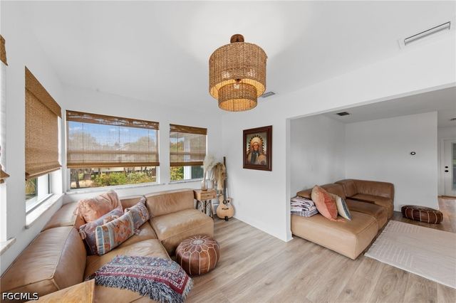 9248 Kincaid CT, Sanibel, FL 33957