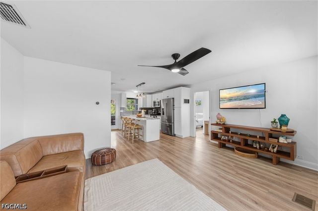 9248 Kincaid CT, Sanibel, FL 33957