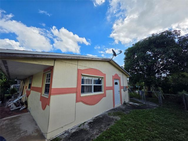 1260 NW 178th Ter, Miami Gardens, FL 33169