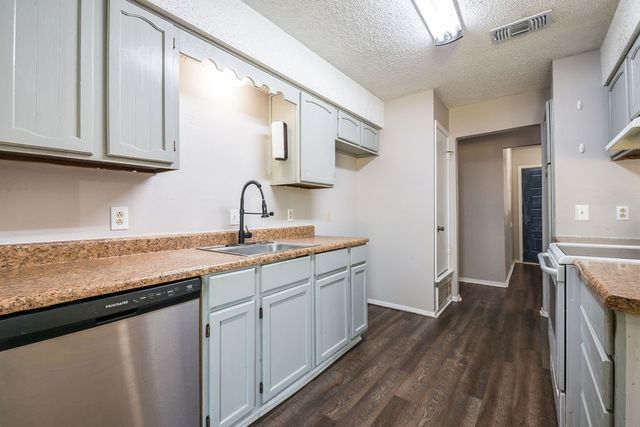 1108 Briar Court, Benbrook, TX 76126
