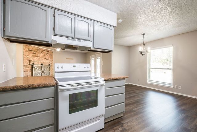 1108 Briar Court, Benbrook, TX 76126